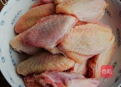 蒜香鸡翅的做法图解1