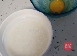 鸡蛋花粥的做法图解1