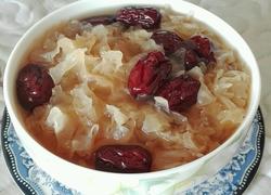 红糖枣子银耳汤