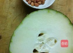冬瓜花生米筒骨汤的做法图解1