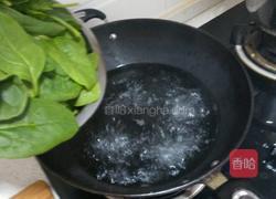 拌菠菜的做法图解2