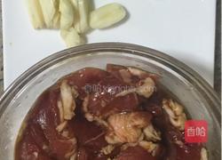 茶树菇炒肉片的做法图解2
