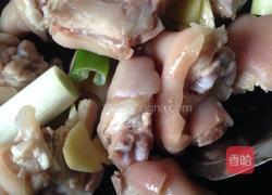 冰糖猪蹄的做法图解4