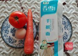 胡萝卜蛋炒面的做法图解1