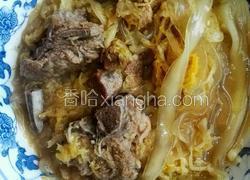 东北酸菜炖脊骨、粉条