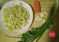 糖醋拌黄豆芽的做法图解1