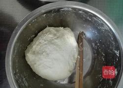 猪肉韭菜馅饼的做法图解1