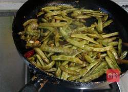 干煸四季豆的做法图解7