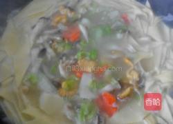 菌菇鲜蔬玉米面片的做法图解9
