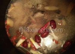 蘑菇炖老母鸡汤