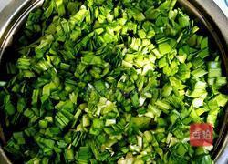 韭菜鸡蛋饺子的做法图解1