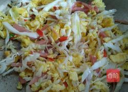 酱油炒饭的做法图解4