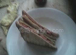 鸡蛋香肠三明治