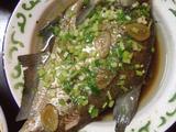 清蒸油泼边鱼