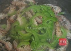 濑尿虾苦瓜汤的做法图解6