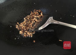 香煎韭菜猪肉饺子的做法图解2