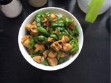 青椒肥肠拌面