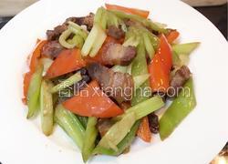 西芹辣椒炒腊肉