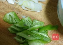 手撕鸡柳爆蘑菇的做法图解2