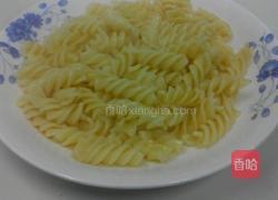 杏鲍菇香肠螺旋意面的做法图解8