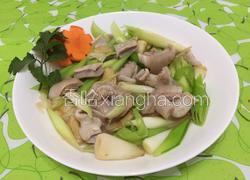 蒜苗炒龙胆石斑鱼肚