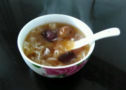 双枣桂圆银耳汤