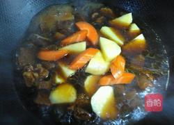 土豆烧牛肉的做法图解8