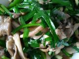 韭菜炒蘑菇
