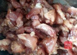水煮酱肉片的做法图解1