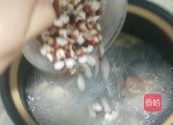 虫草花芡实煲龙骨猪心汤的做法图解3