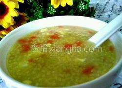 鸡蛋胡萝卜小米粥(明目粥)