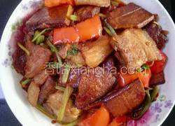 香干芹菜红椒炒回锅肉