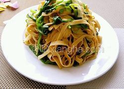 菠菜炒千张