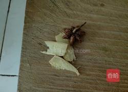 白萝卜茼子骨汤的做法图解2
