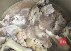 椰子板栗红枣鸡汤的做法图解1