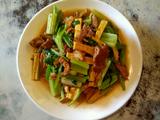 芹菜豆干炒肉的做法[图]