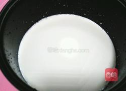 电饭煲大果粒酸奶的做法图解2