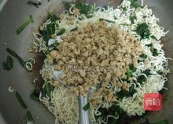 韭菜肉沫炒面的做法图解6