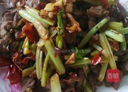 芹菜炒牛肉的做法图解7