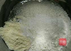 蛋白椰丝球的做法图解1