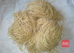 鸡蛋炒面的做法图解1