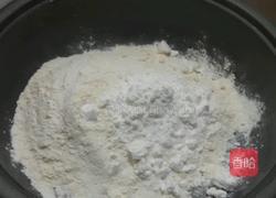 自制小面包的做法图解1
