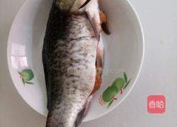 萝卜鲫鱼汤的做法图解1