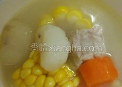排骨胡萝卜玉米汤