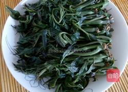 香椿炒鸡蛋的做法图解1