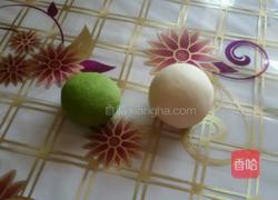 翡翠饺子(韭菜猪肉馅)的做法图解2