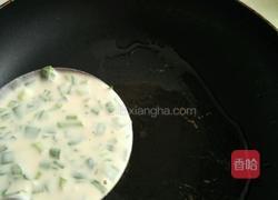 韭菜鸡蛋饼的做法图解5