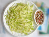 嫩葫芦蘸料小凉菜