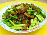 腊肉炒蒜苔