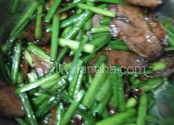 韭菜花炒烟熏肉